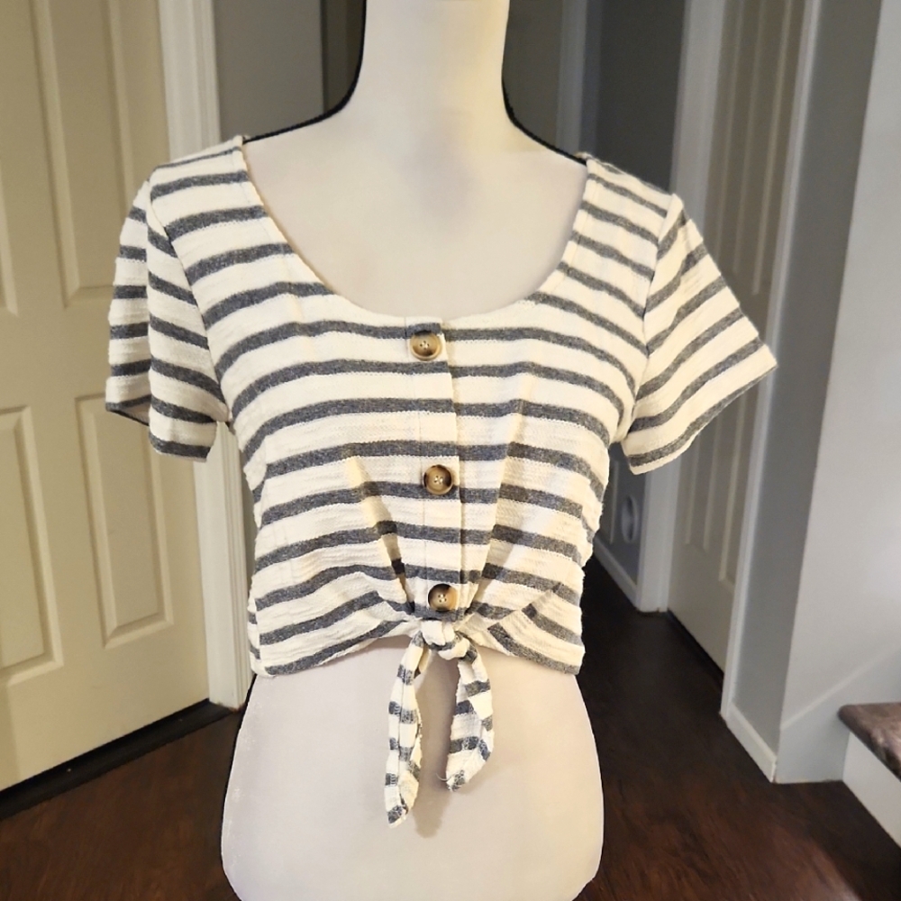 NWT Lumiére Striped Button Down Crpp Top